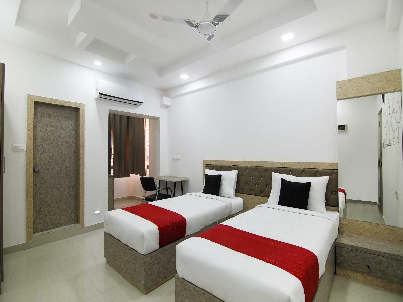 Hotel Super Grand Collection O Near Sarjapur Road Near 7d Voyage